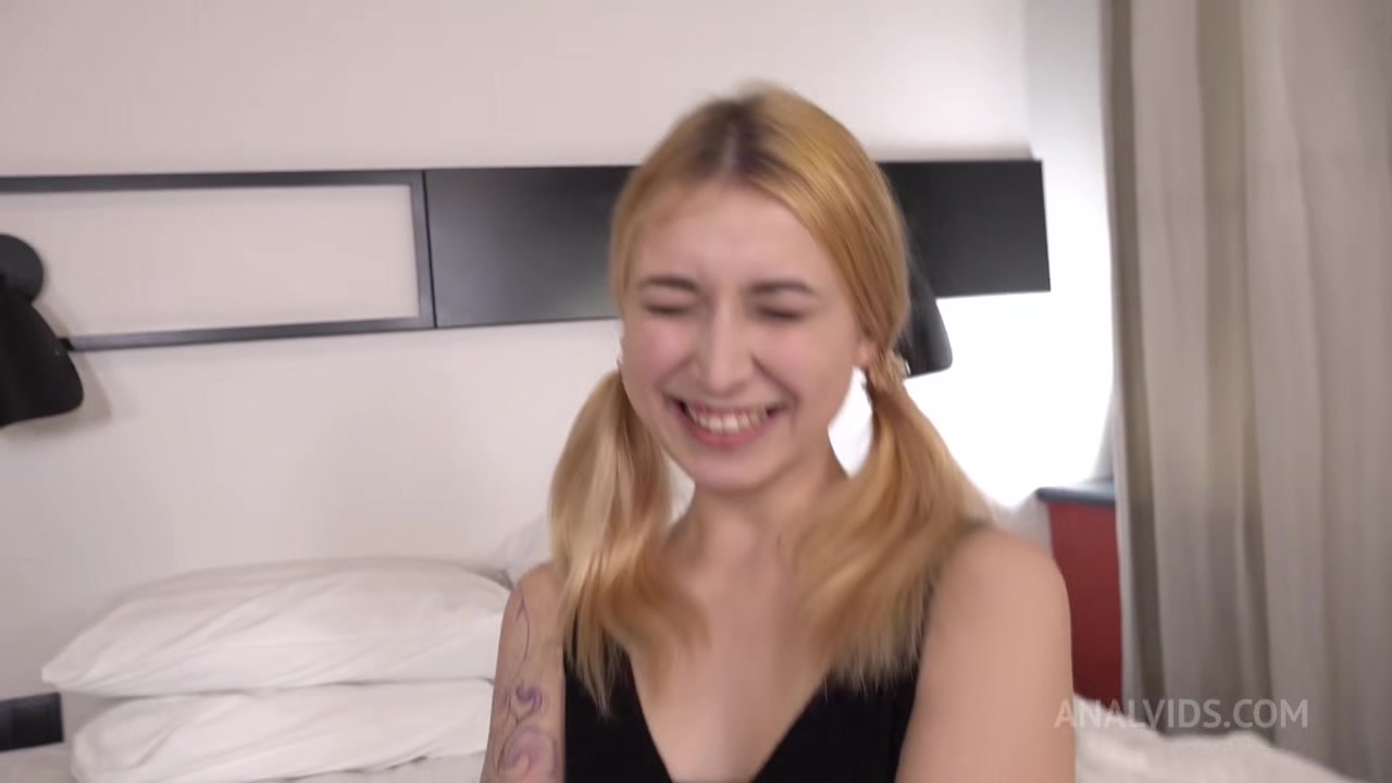 First Dp Teen Iris Kiss Kiss - Hot Energetic Anal Fuck - Two