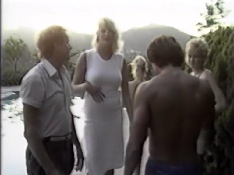 Blonde cunt torn into pieces by rod