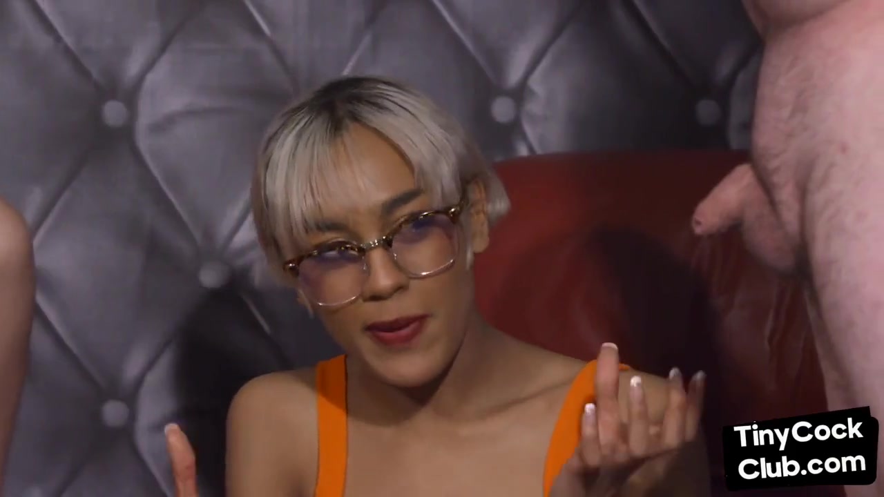 Sph Femdom Babes Jerking Guy One-eyed Snake In Cfnm