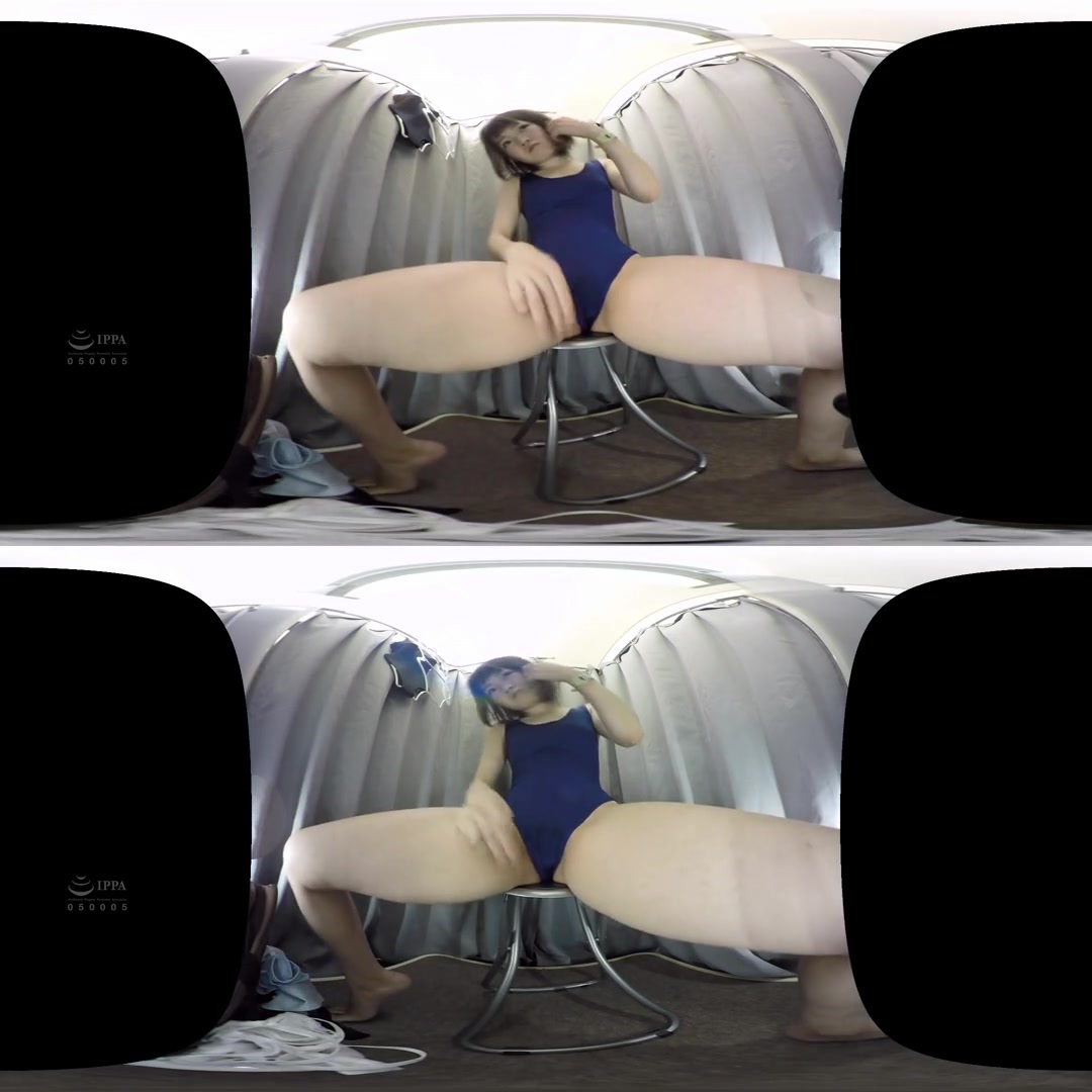 Swimsuits in the School Fitting Room - Watch Japanese Amateurs Change Clothes