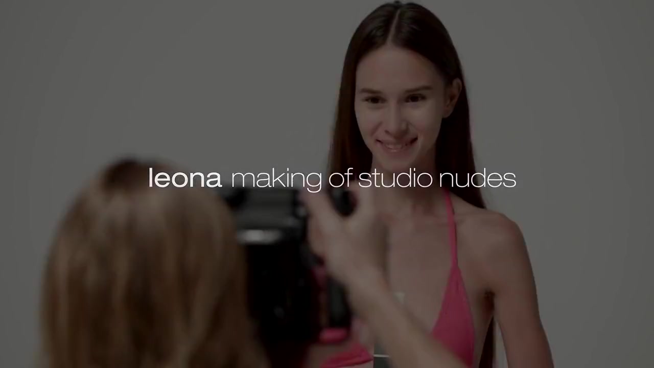 14 Leona Studio Nudes 4k