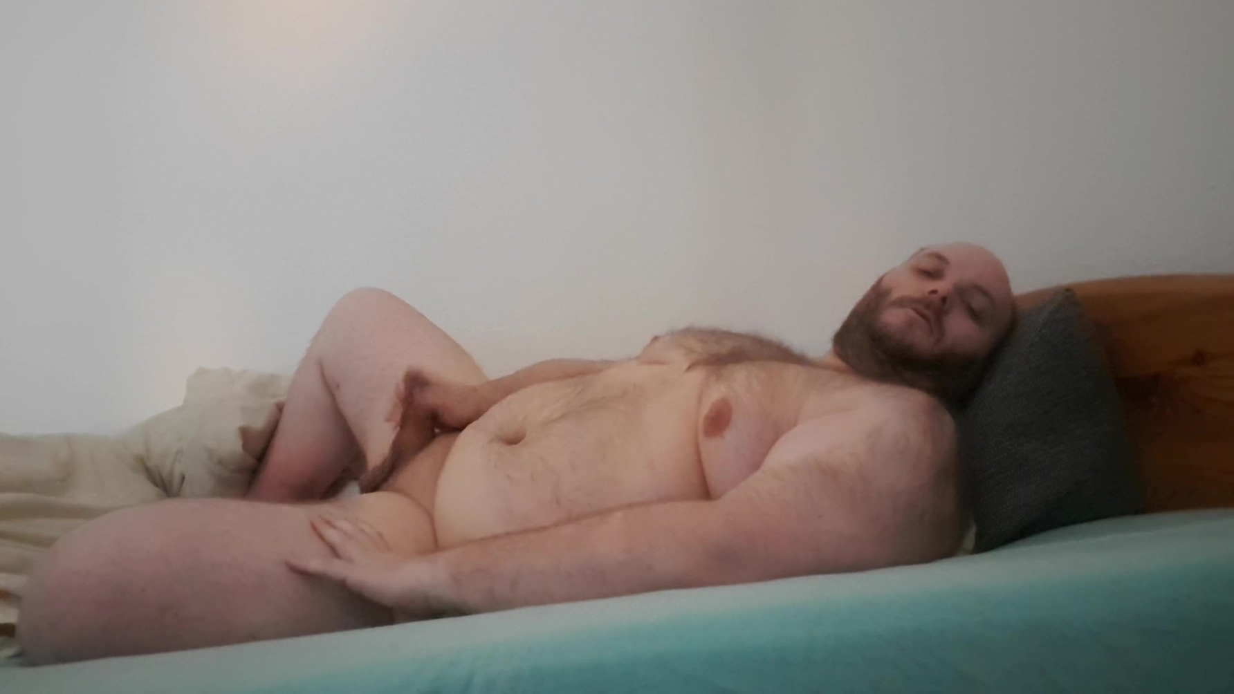 Uncut Cocks And Day Day - November 8th - First Time Of The Day The Day Starts In The Bed!