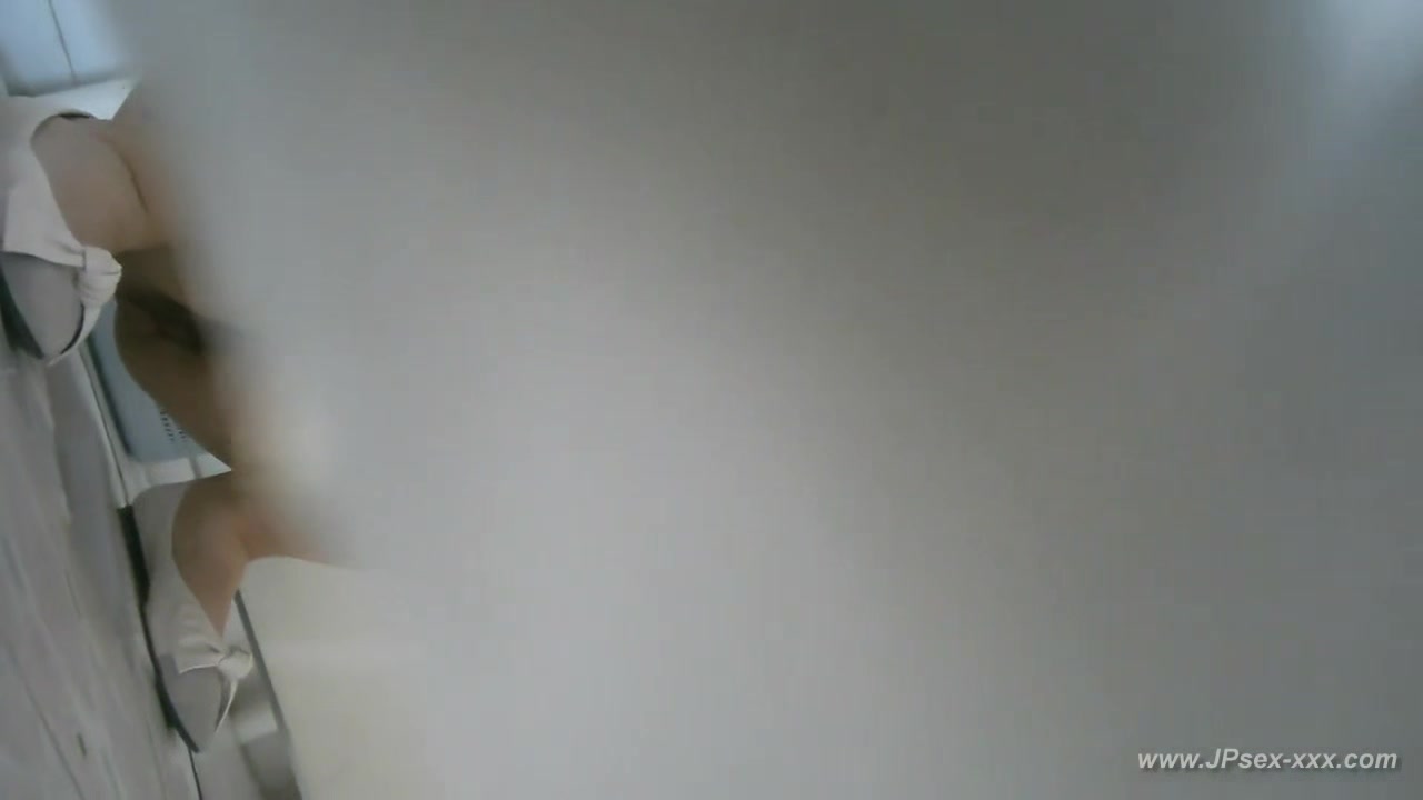 chinese girls go to toilet.308