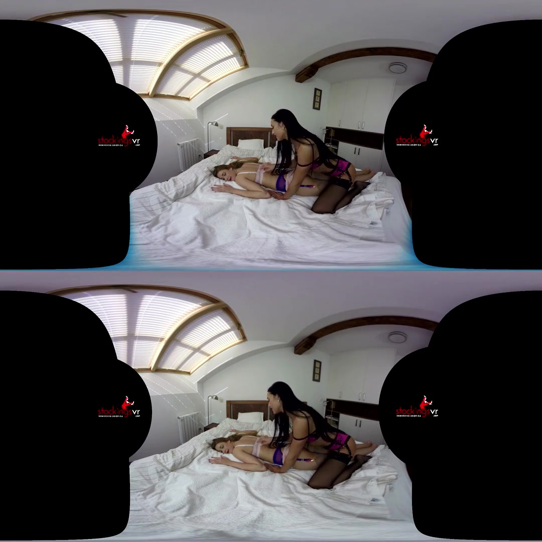 Anna Rose & Alexis Crystal in Lesbo Rub And Tug - StockingsVR