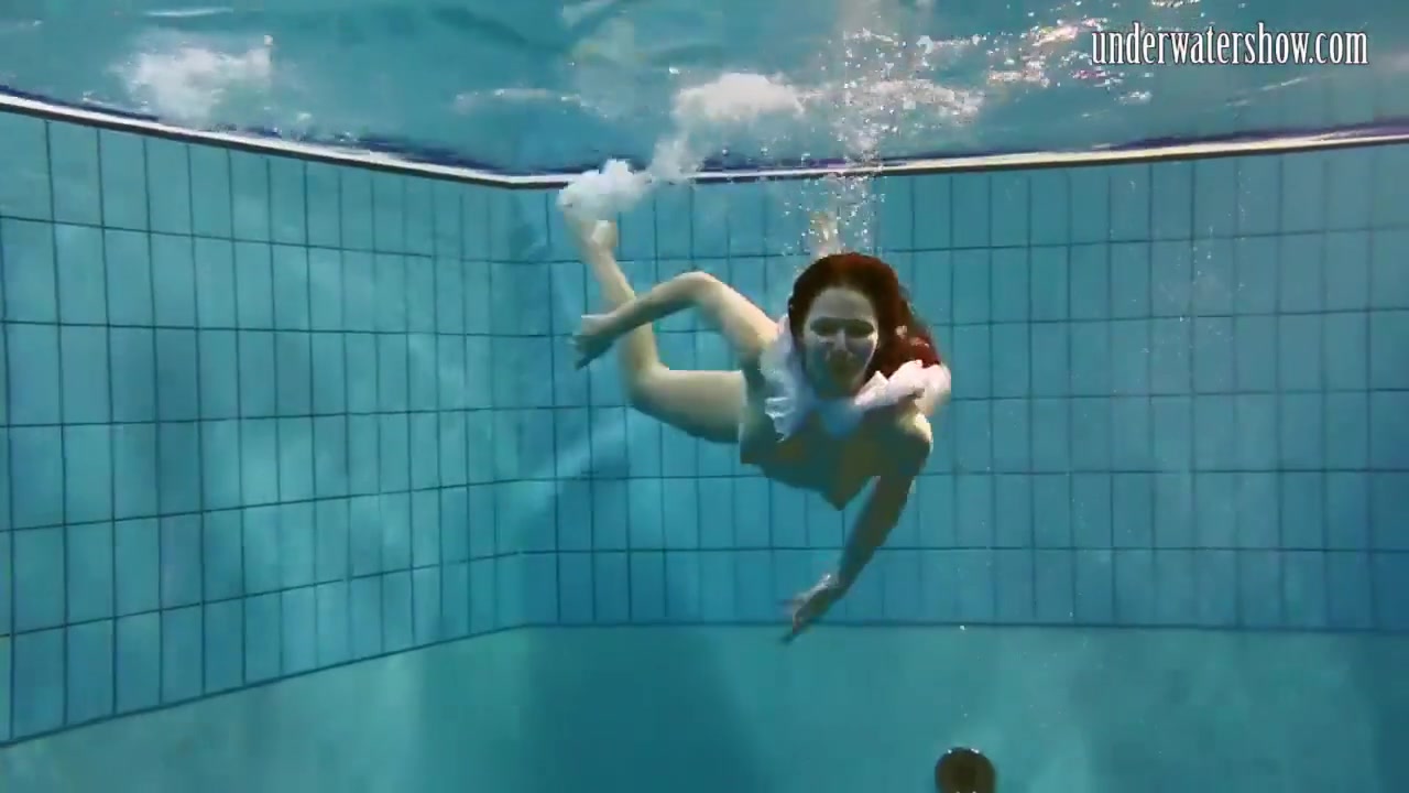 Hot Babe Swims In The Sea Like A Mermaid