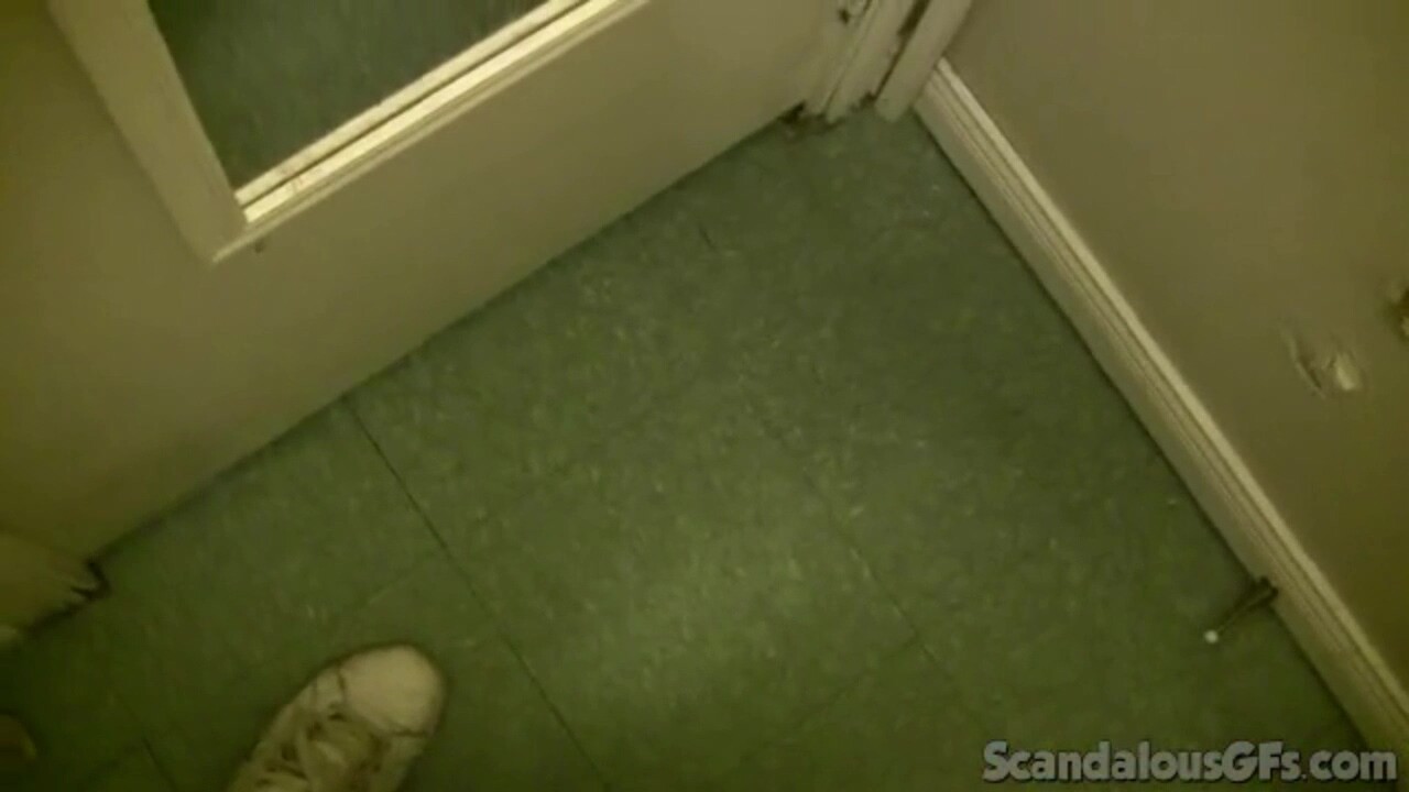 Sweet Jenny Blowjob a dick during Dating
