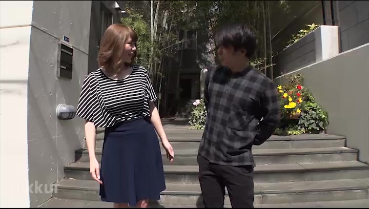 Maki Koizumi Horny Neighbor Housewife