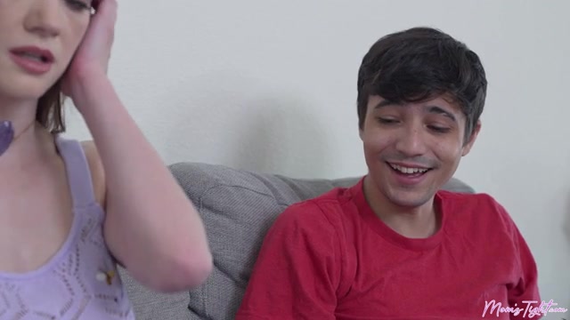 Moms Ripped Jeans - S1:E6 - Momlover