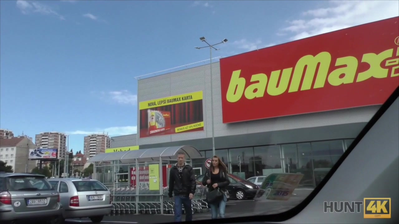 HUNT4K. How I bought young pussy during my casual shopping