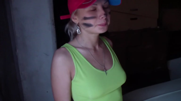 beauty non-professional sex free in the intimate garage