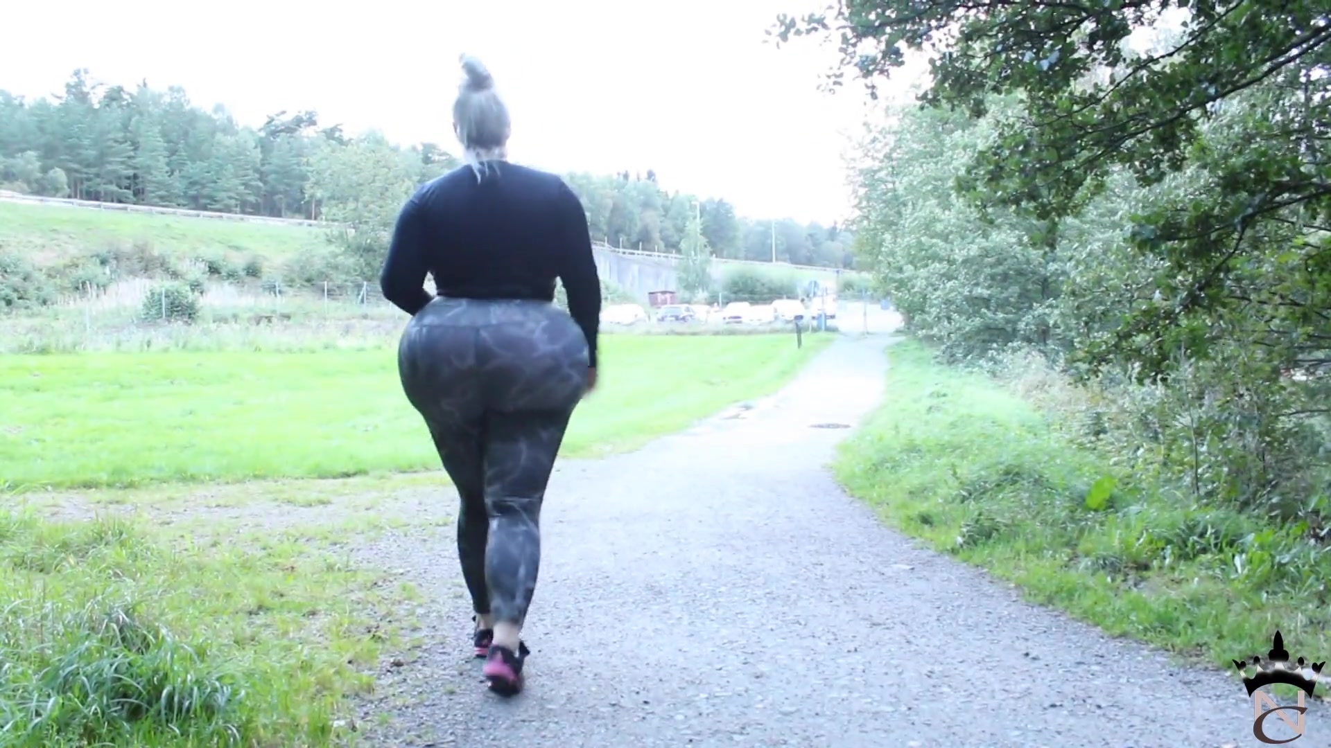Bootyness Outdoors - Sex Movies Featuring Natasha Crown