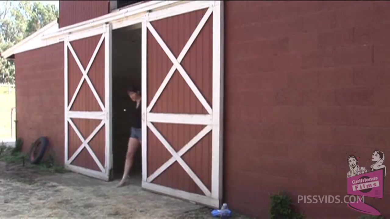 Bobbi's relationship with her girlfriend is over and her friend Daisy has some ideas of how to get Bobbi back on top of things - PissVids