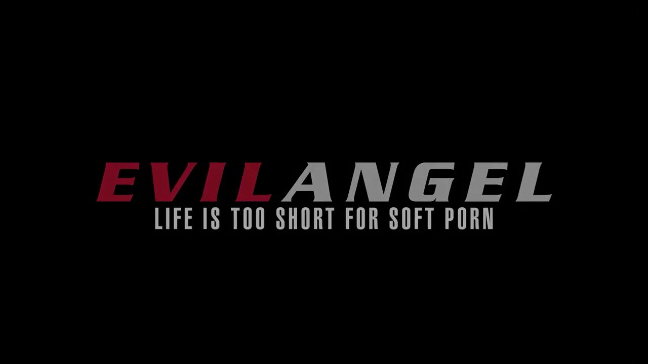Transgender Face Sitting & Anal Plowing