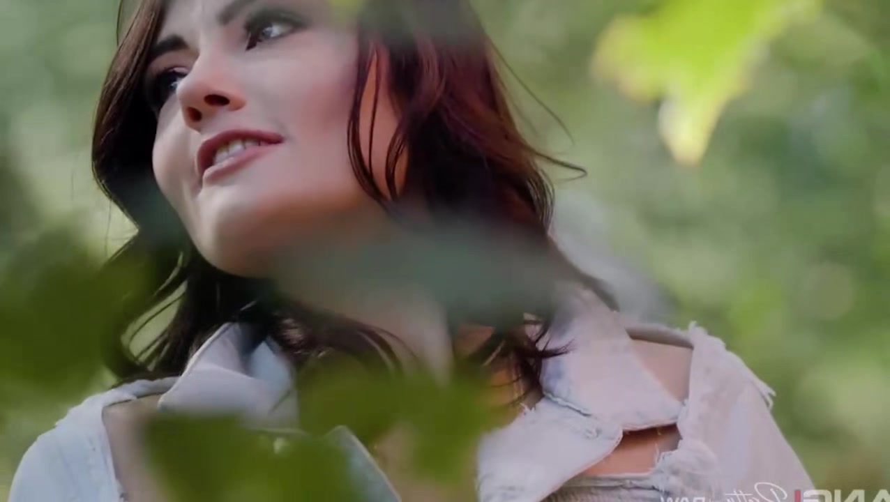 Adria Rae tries herself in DP mode