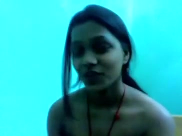 Extremely hot bhabi strips and shows her assets