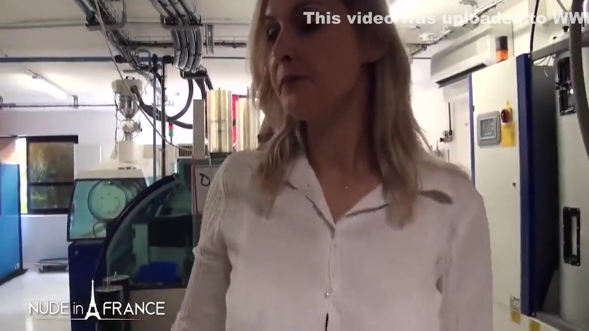 A Sexy Nympho Boss Is Banging An Applicant Right In The Middle Of The Warehouse