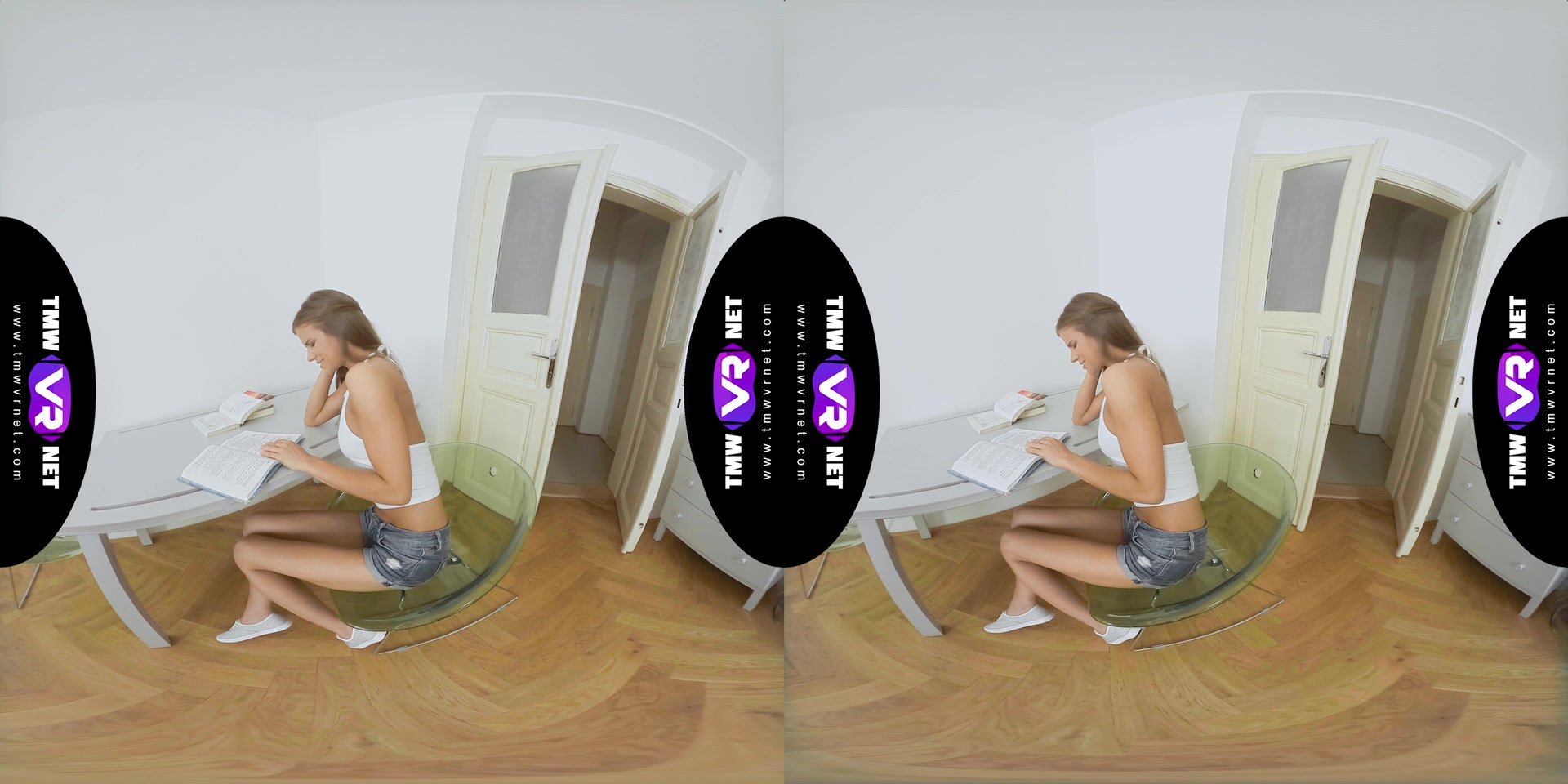 Sweetie rubs cunt to relax - TmwVRnet