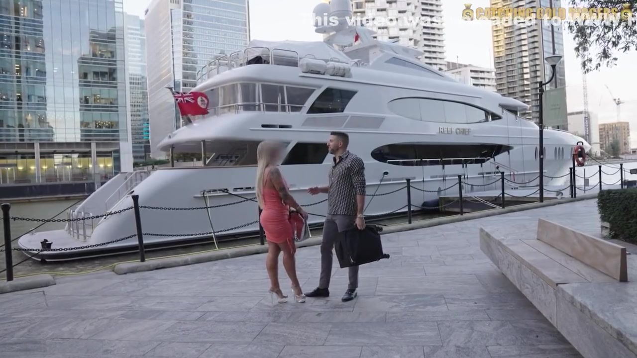 Hot Blonde British Pawg Fucks A Stranger She Just Met For A