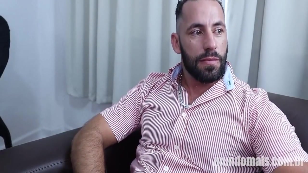 Um Reuniao De Homens Peludos E Masculos Acaba Um Orgia!!! 4 Min - Lucao Jogador
