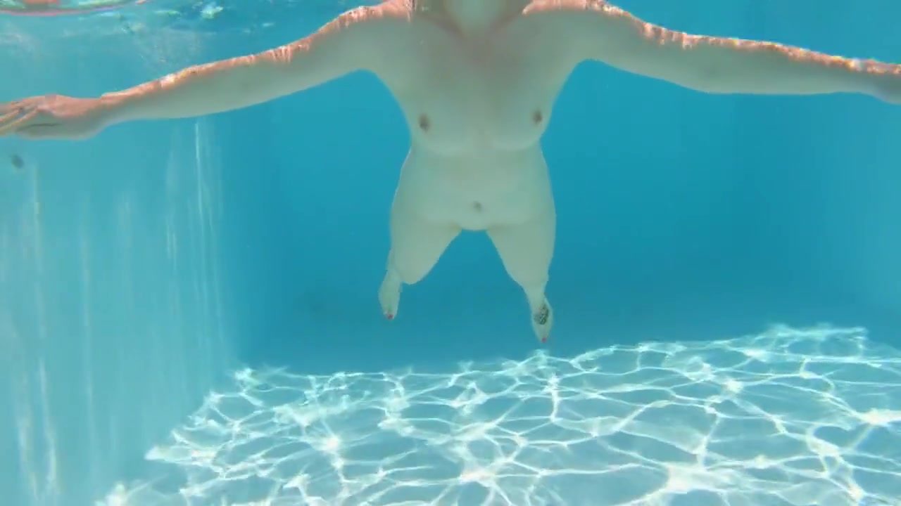 GINGER MERMAID UNDERWATER FOOTJOB POV Perfect Soles Long Toes Red Nails