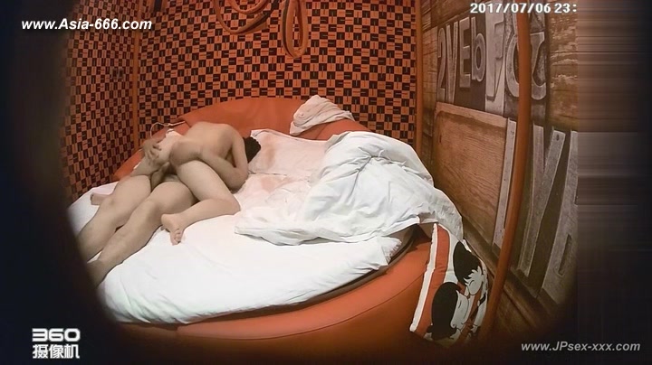 Hackers use the camera to remote monitoring of a lover's home life.428