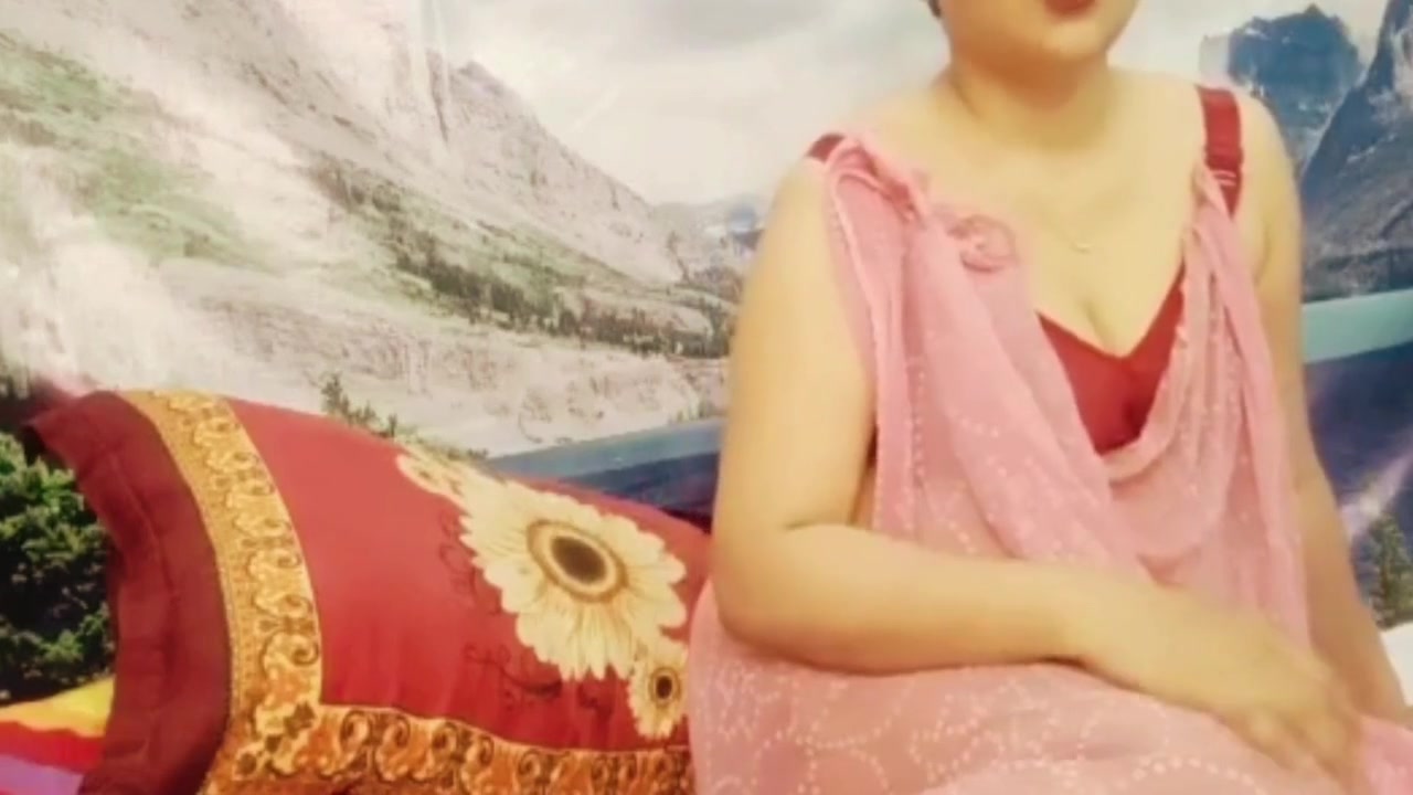 The Beautiful Housewife Had Sex With Her When Her Husband Was Abroad