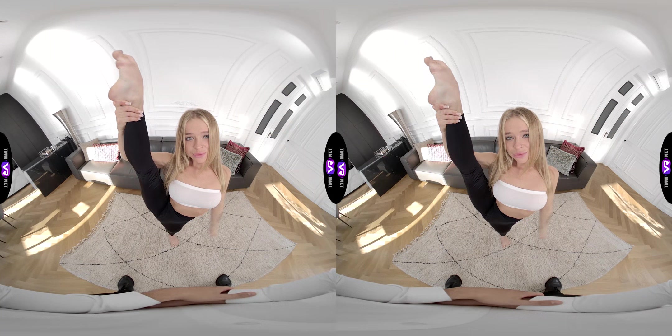 Sucking when doing splits