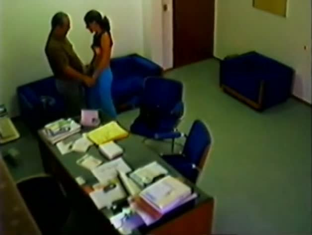 Quick amateur blow in the office