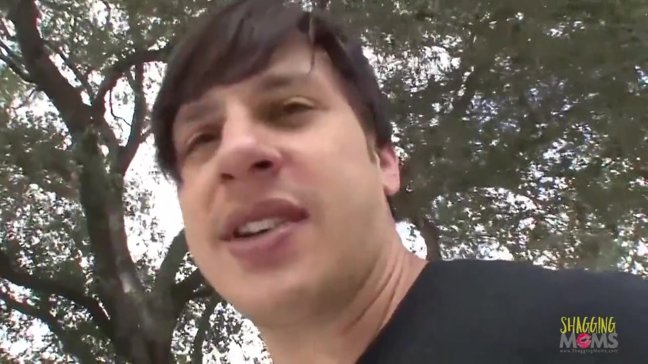 Backyard Blowjob With A Milf Turns Into Rough Sex In The Bedroom