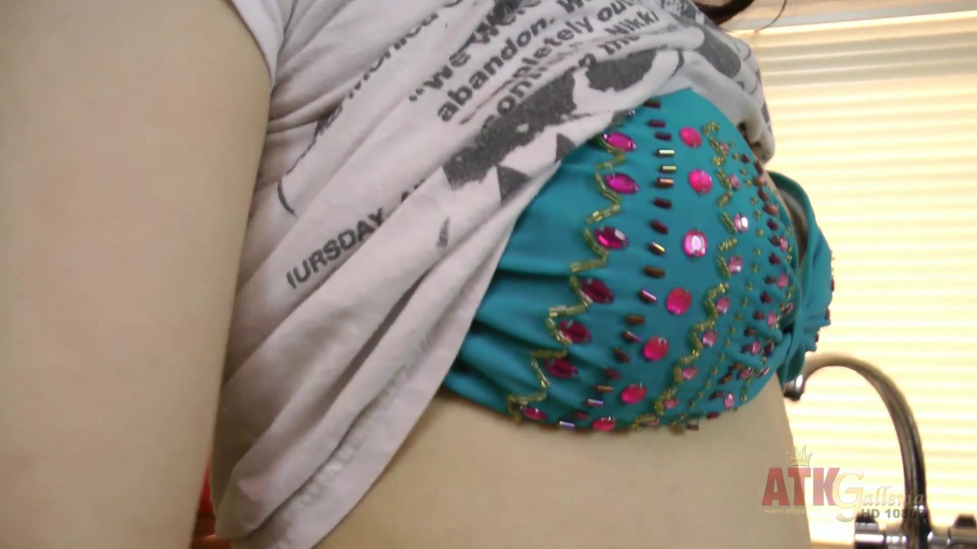 Melody spreads her pussy