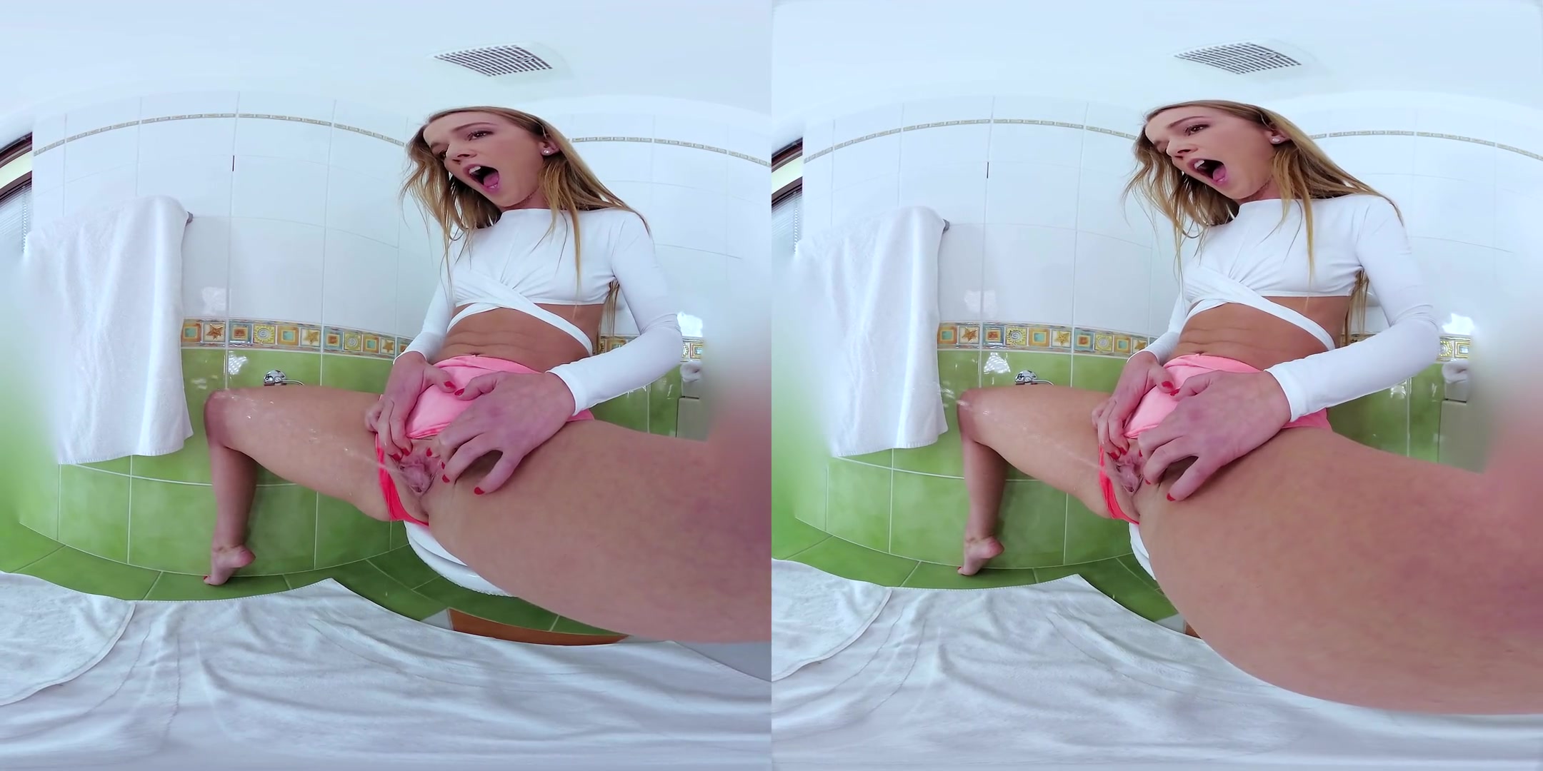 Alexis Crystal in Peeing Alexis - CzechVRFetish