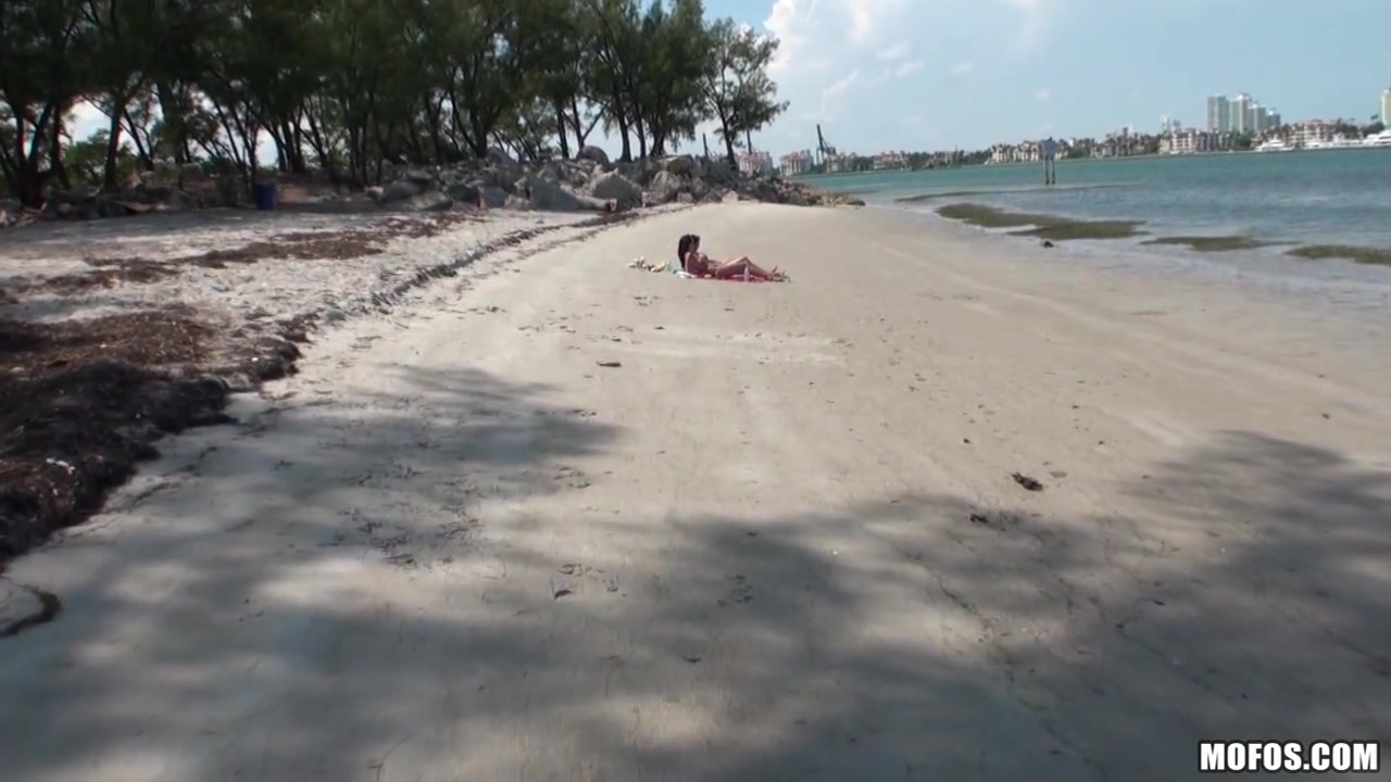Chanel White, Missy Martinez - Peaches on the Beaches