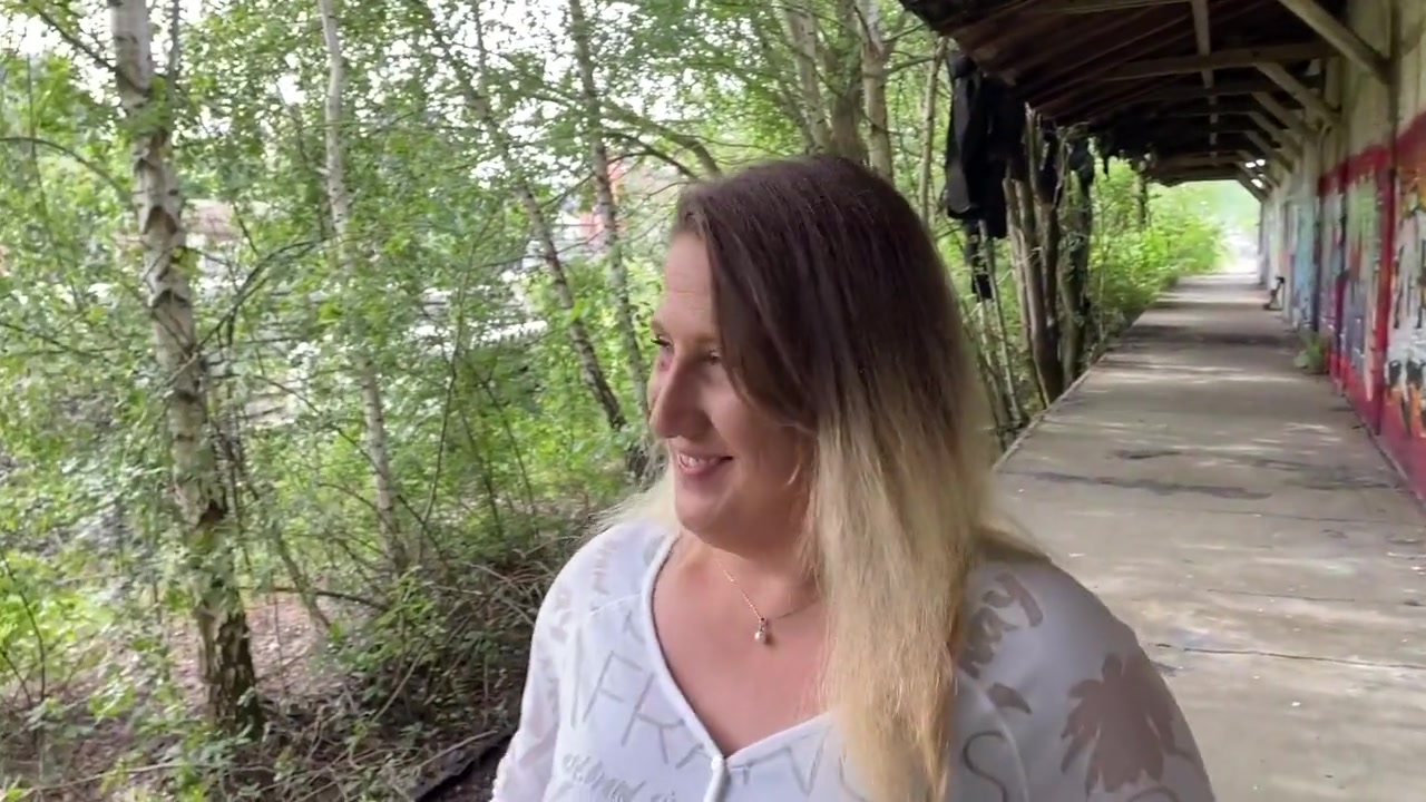 Julia Winter In Give Me A Hot Creampie Before My Train Leaves! Its Much Hotter With A Squirted Pussy Isnt It?