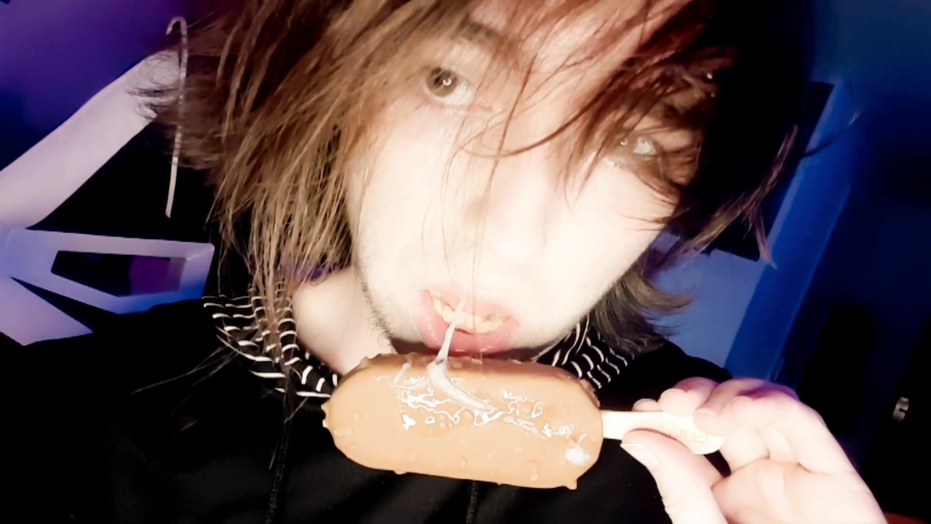 Cute Twink Femboy Makes Cummy Ice-lollys