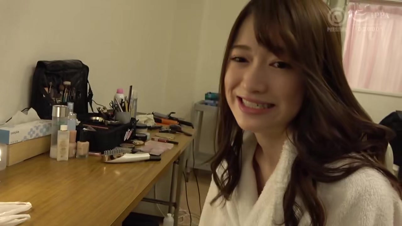 0002811_スリムの日本人女性がガン突きされるハメハメ