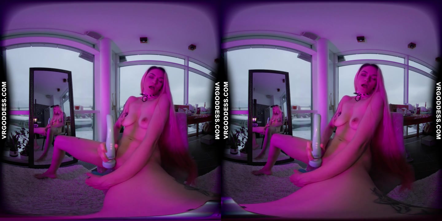 Adele Watching Herself In A Mirror And Masturbating With A Dildo