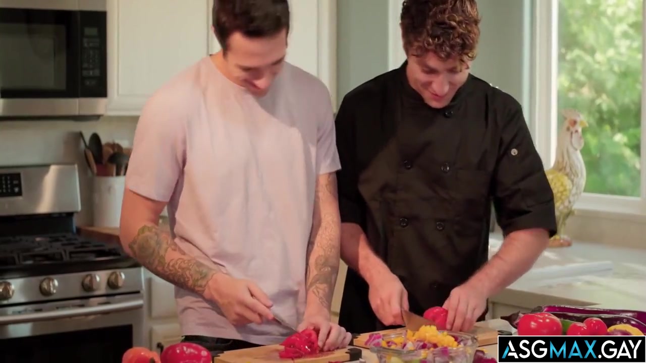 Aubergines, Bell Peppers, Cucumbers Or How About Cocks? In This Kitchen Everyone Has To Pick His Fancy! 6 Min With Jayden Marcos