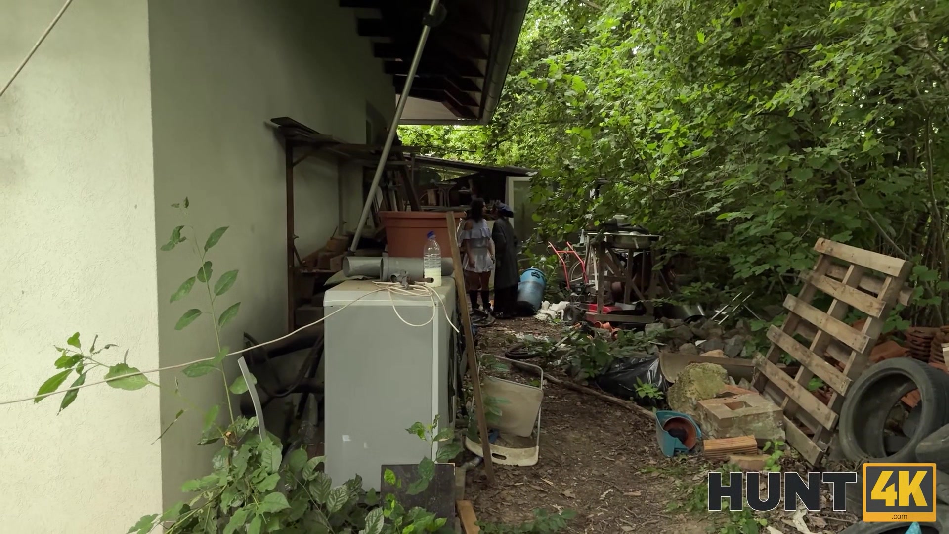 HUNT4K. Hunter loved the outdoor sex with a hot brunette chick