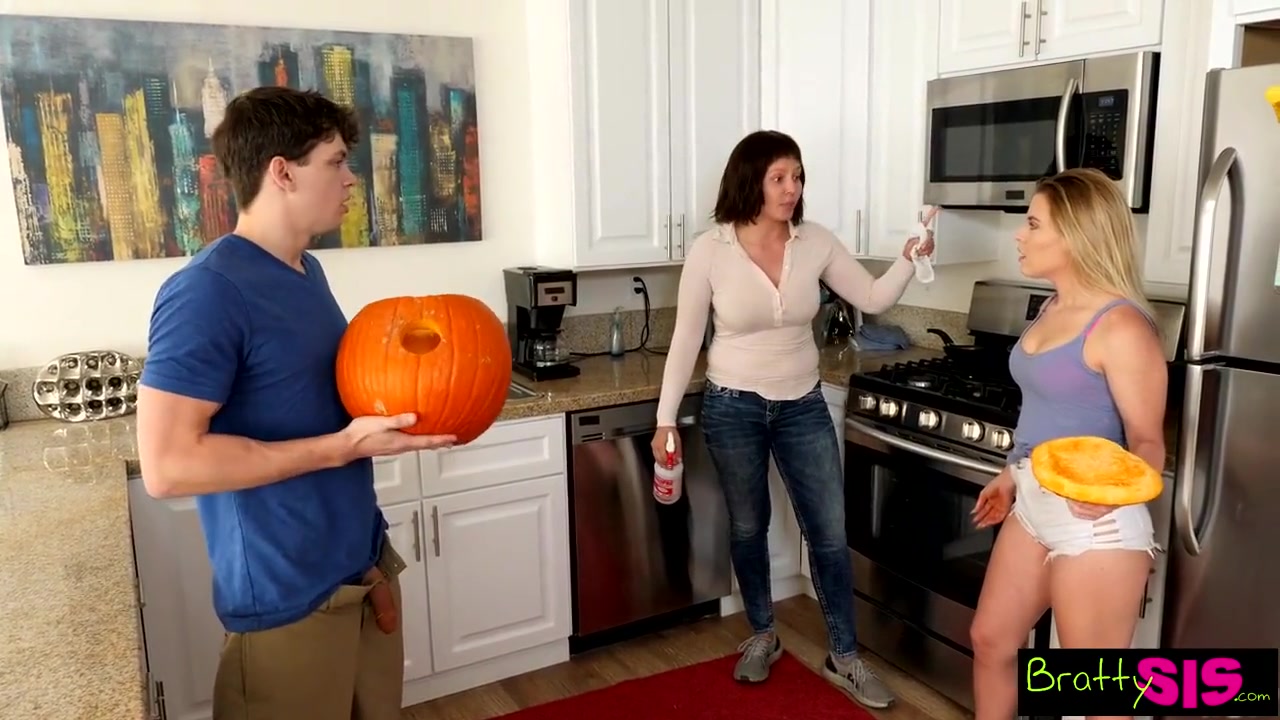Aubrey Sinclair And Alex D In Stepbrother Fucks Stepsister Right Next To !