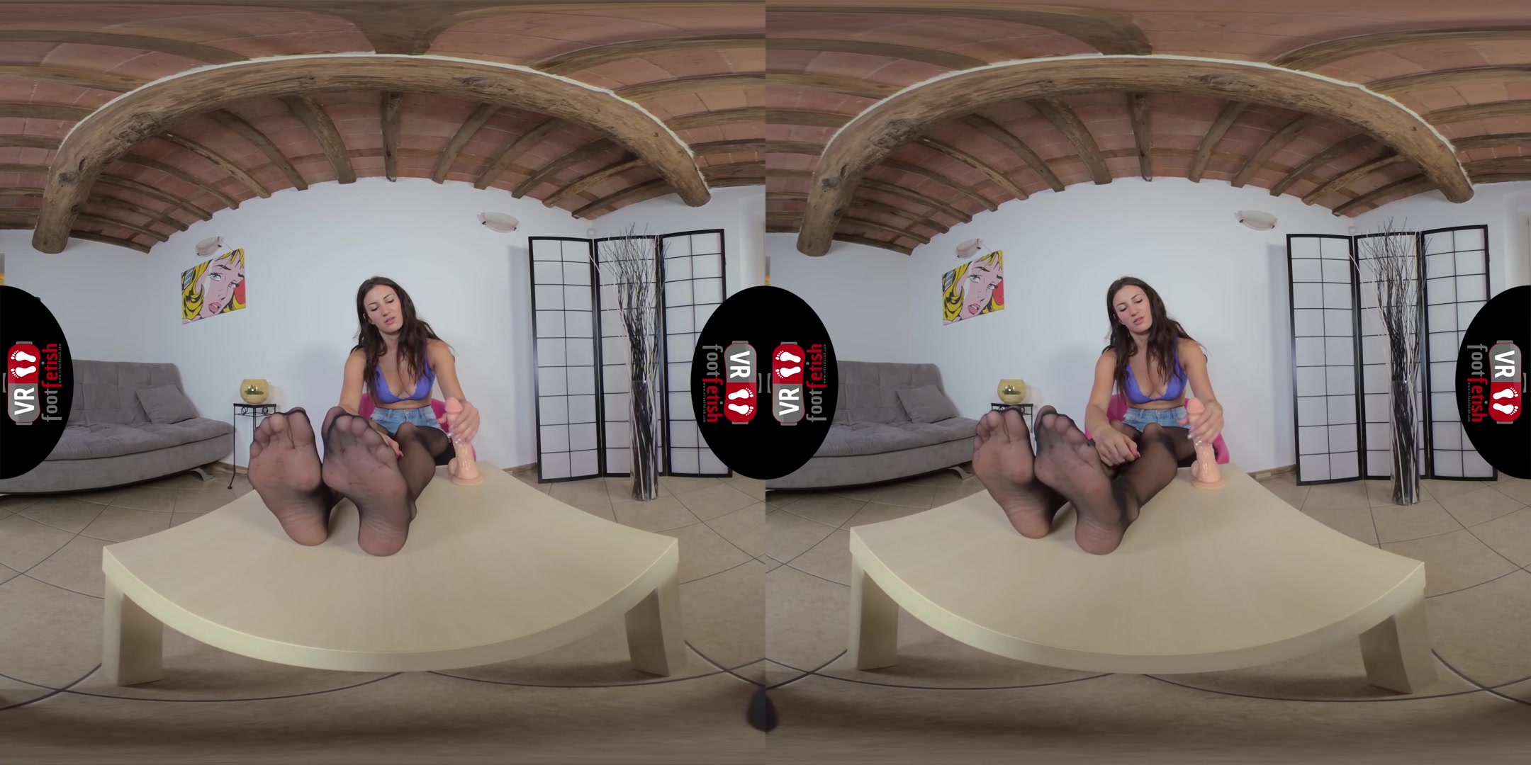 Jaw-Droppingly Sexy Lilian Tells You How To Jerk Off - VRFootFetish