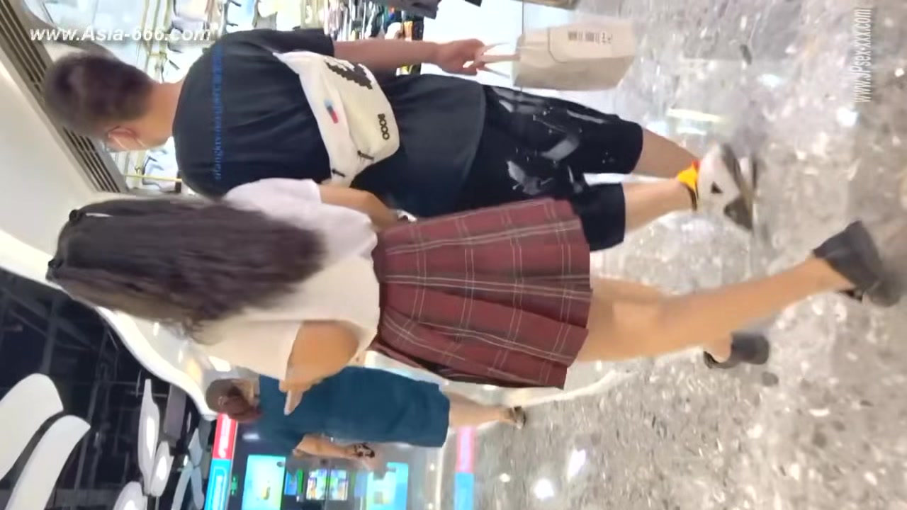 peeping chinese amateur upskirt.203