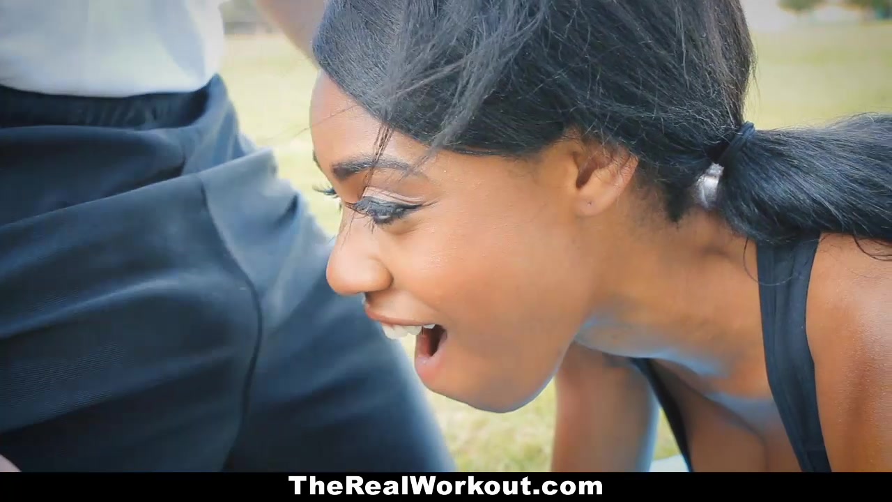 TheRealWorkout- Ebony Babe Fucks Trainer After Workout