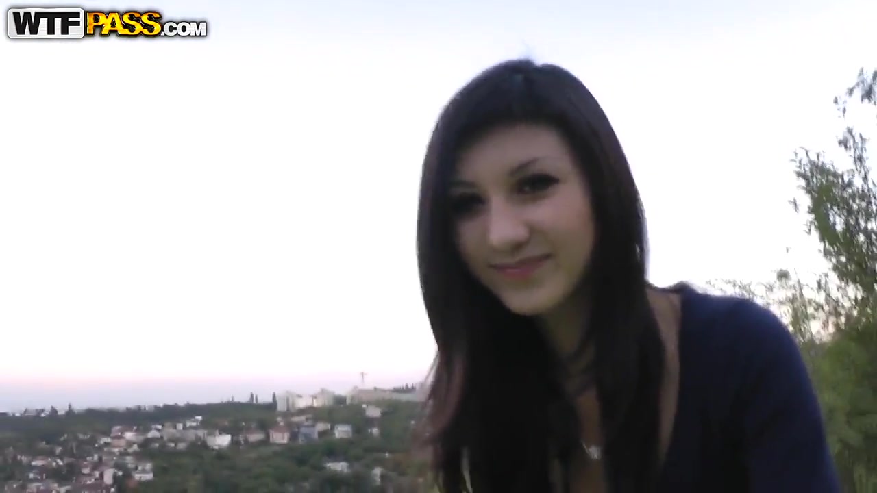 Teenage girl exposes body and gives a head