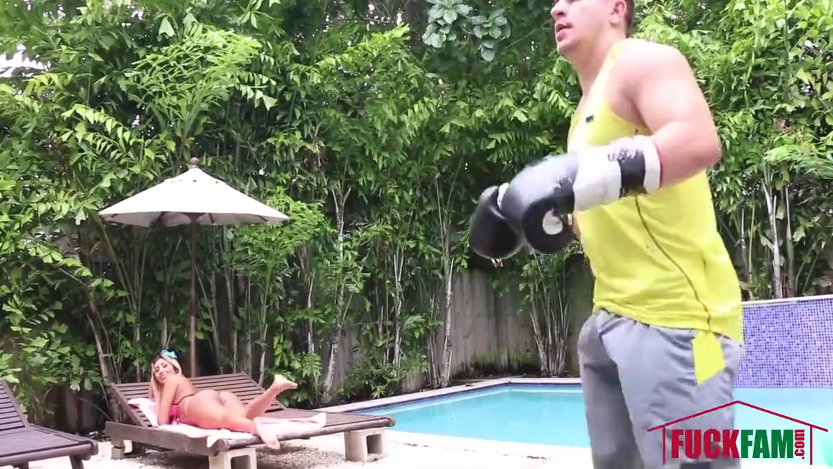 Ally Berry In Knock It Out Like Fight Night