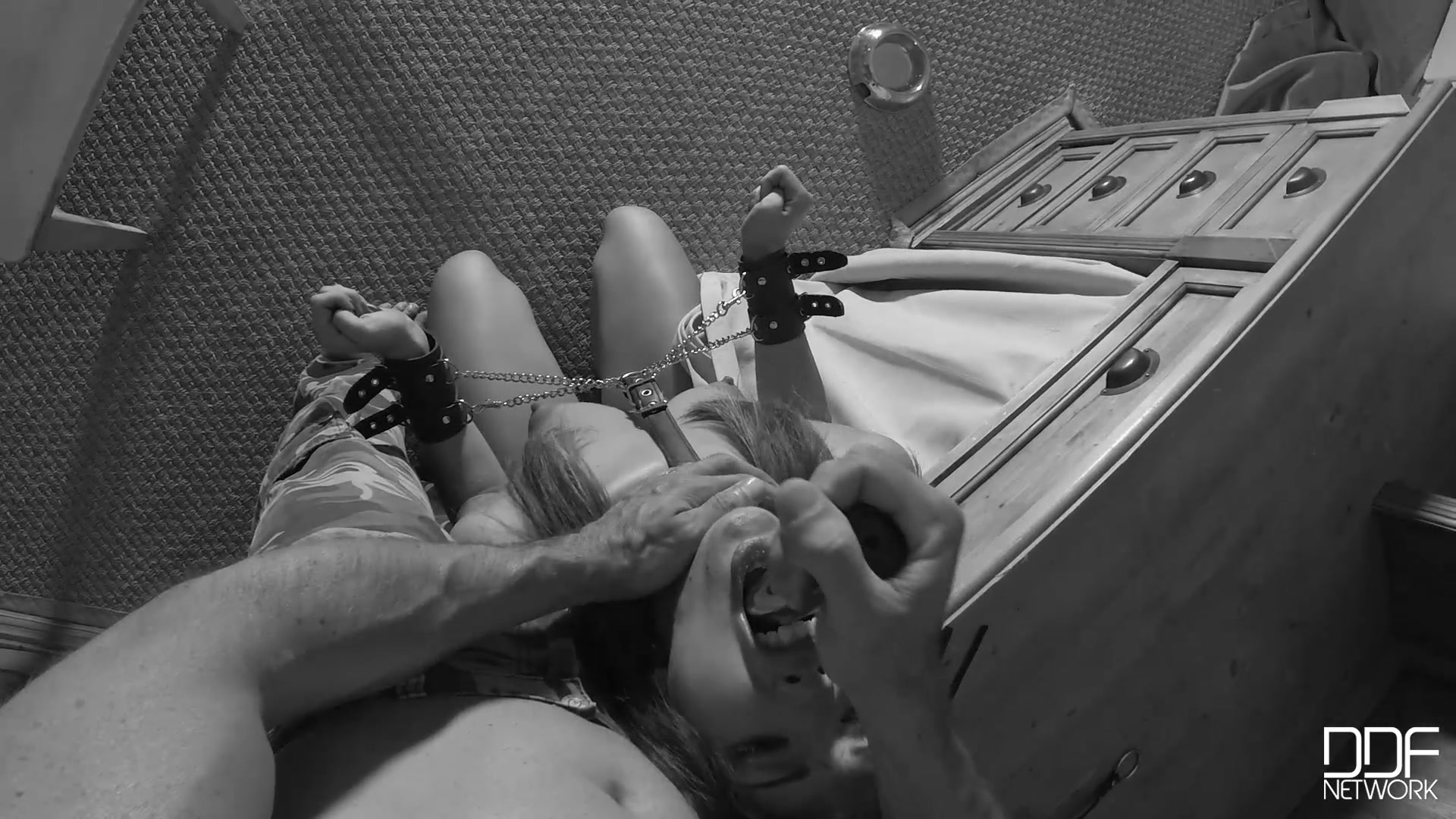 Testing those Holes - PornWorld