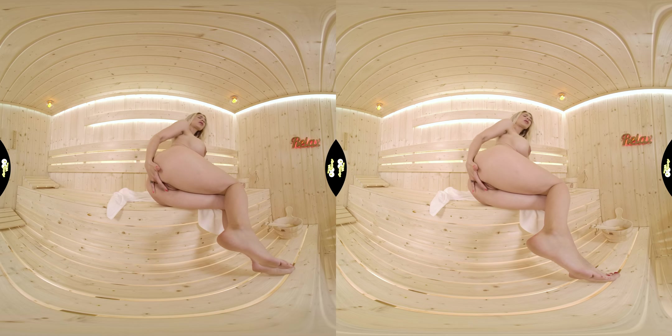Play in Sauna - SqueezeVR