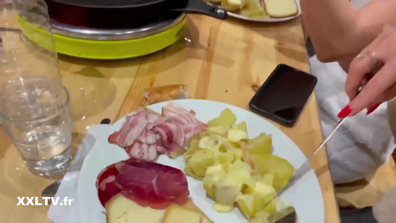 Lesbian Sex After The Raclette - Clea Gaultier
