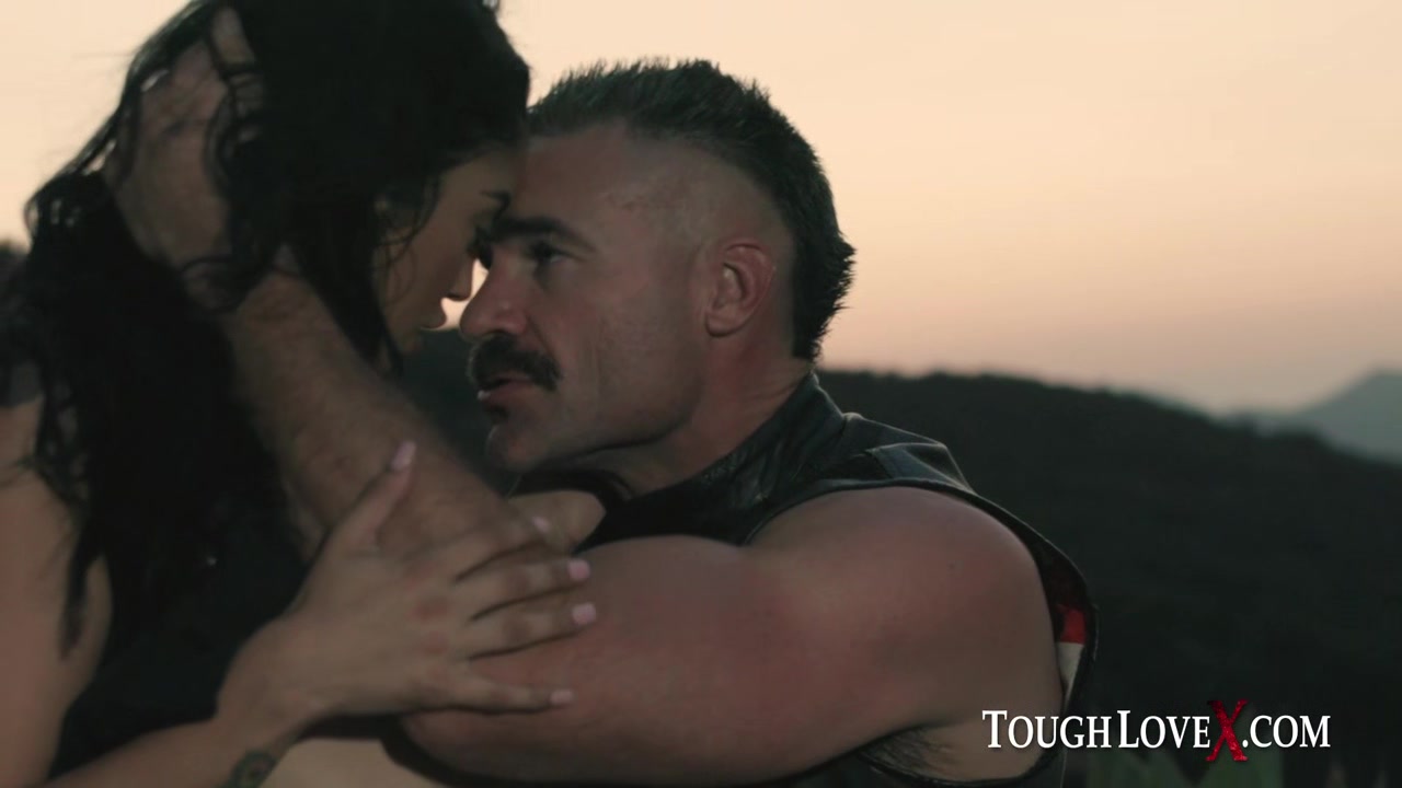 Vanessa Sky - Penetrating Sunset - ToughLoveX