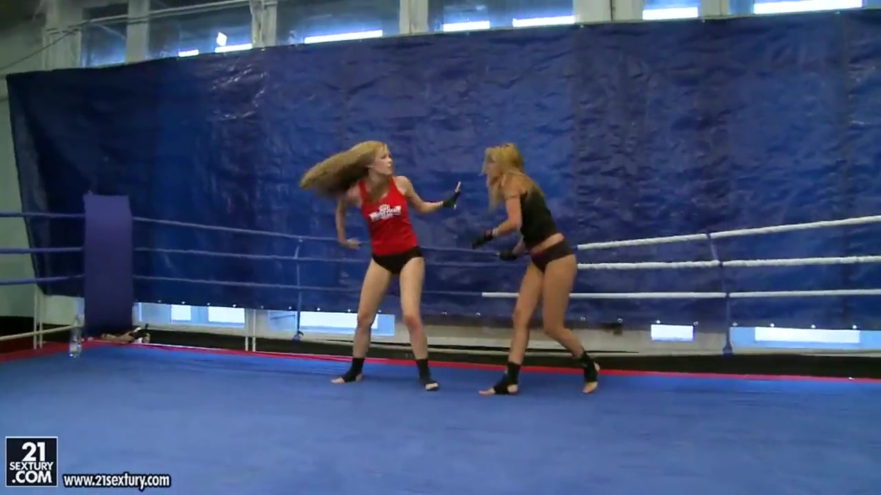 NudeFightClub with Cindy Hope and Sophie Moone