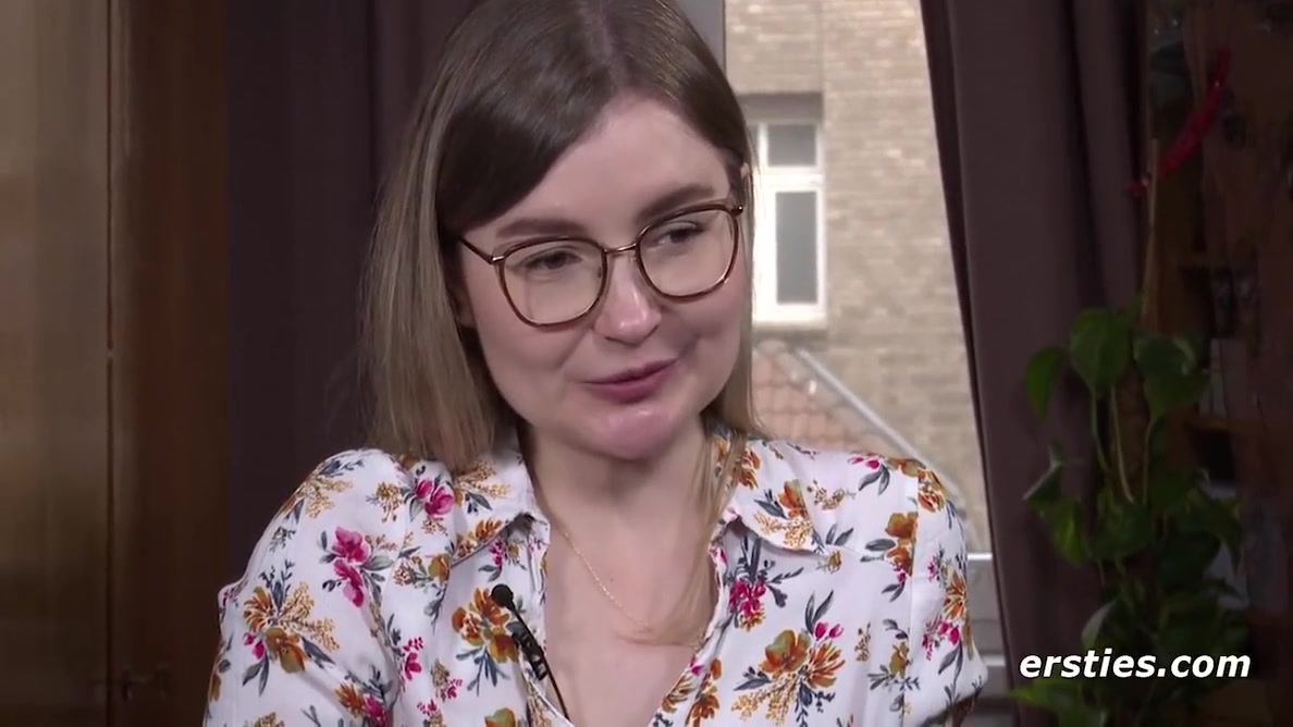 First-year Student 18+ Teacher Emily Masturbates With Glass